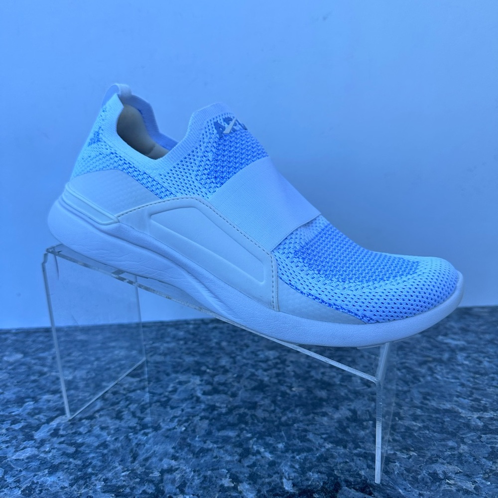 APL TechLoom Bliss Knit Sneaker Women's Running Shoes White Blue Size 9.5.